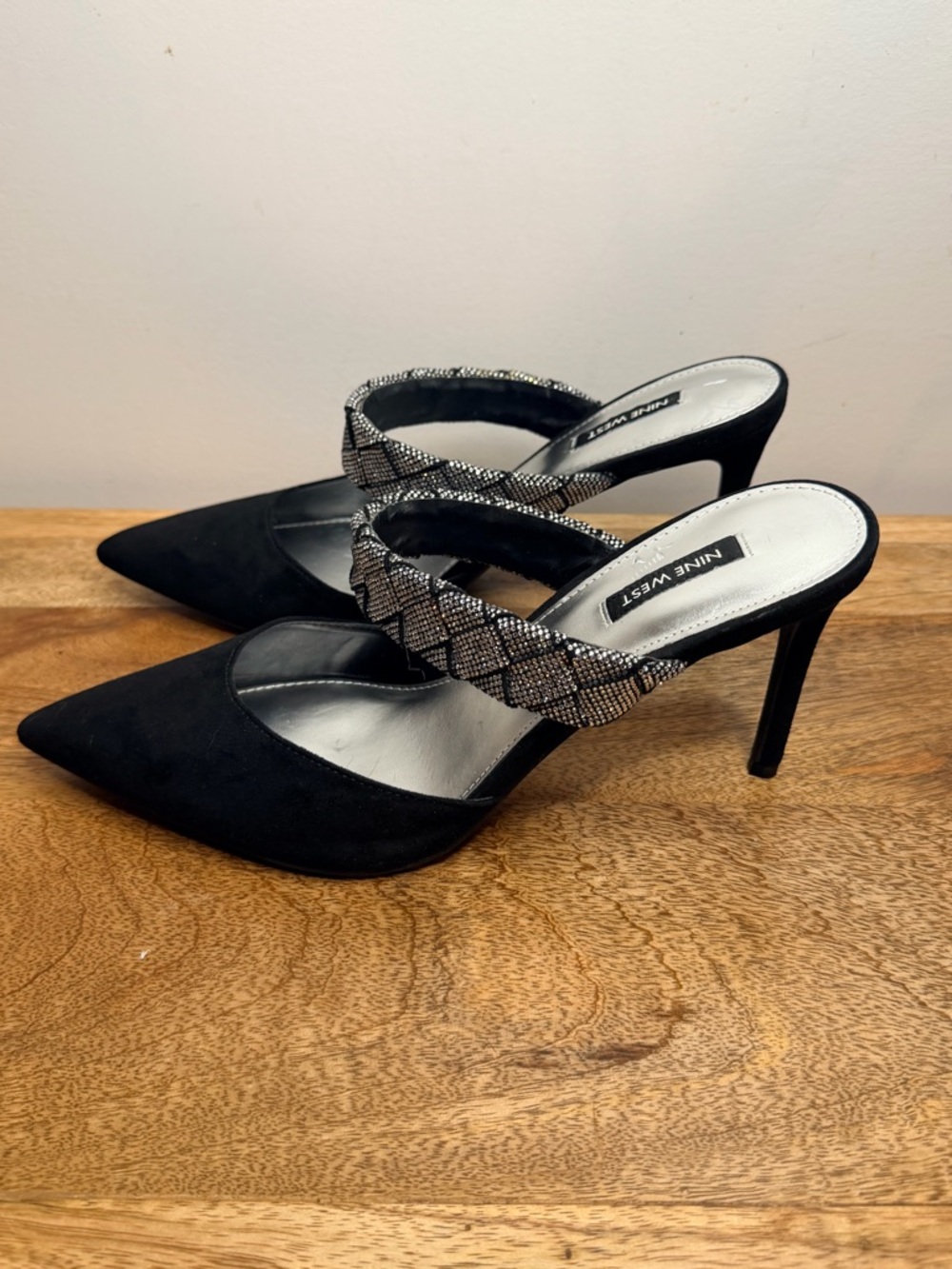 Nine West sz 9 black silver rhinestone embellished pointed toe slip on mule heel